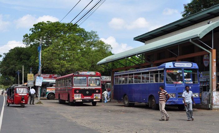 Sri Lanka Cuts Work Week to Save Fuel Amid Energy Crisis